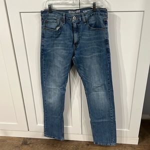 Men’s 32W 32L jeans, Signature Levi Strauss